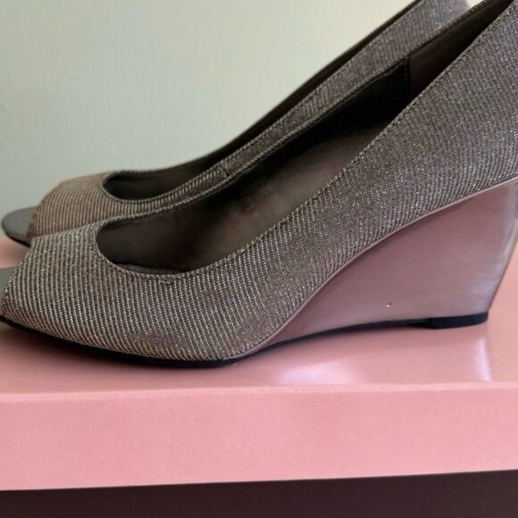 Bandolino Women's Silver Peep Toe Open Toe Wedges - Picture 2 of 4